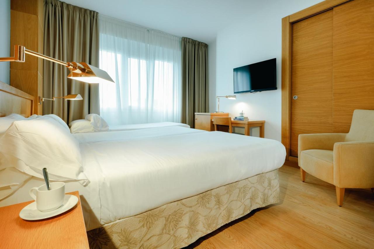 Hotel Hesperia Santiago Peregrino à Saint-Jacques-de-Compostelle Extérieur photo