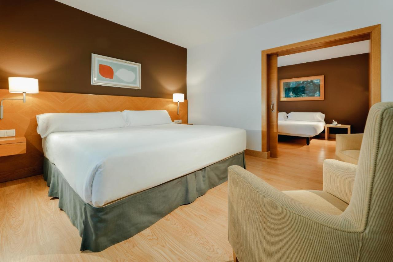 Hotel Hesperia Santiago Peregrino à Saint-Jacques-de-Compostelle Extérieur photo